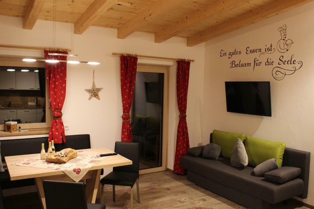 Alpinjuwel In Hippach Apartment Exterior photo